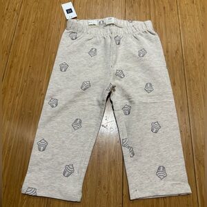 Gap Beige Cupcake Print Capri Pants